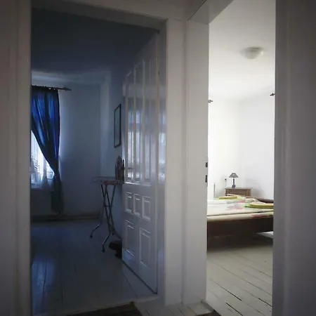 Unique Art House For 10 With Near Nature - къщата на художника Kmetovți
