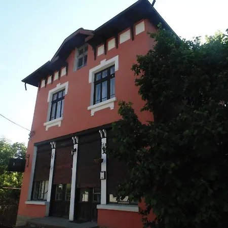 Unique Art House For 10 With Near Nature - къщата на художника * Kmetovți