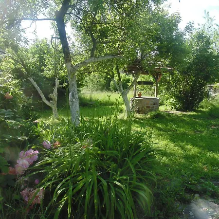 Unique Art House For 10 With Near Nature - къщата на художника Kmetovți