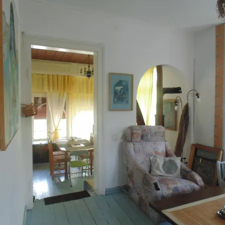 Unique Art House For 10 With Near Nature - къщата на художника